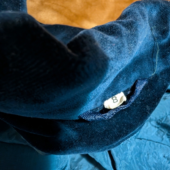 Women's Deep Teal Velvet Blazer - Classic Single-Breasted Style - Picture 4 of 5